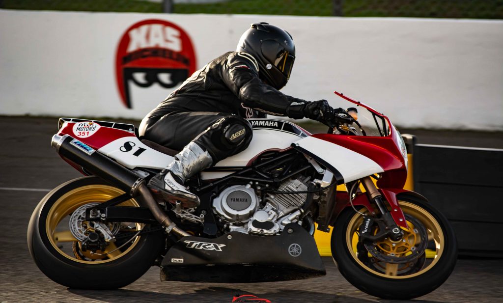 Festival du Centenaire de l'Autodrome de Linas-Montlhéry photographe De la lumière aux yeux